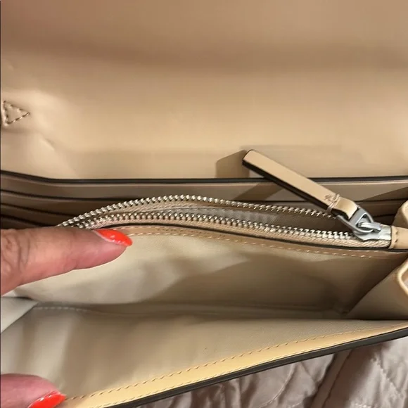 NWT Tory Burch Britten Stud Tan Clutch/wristlet/wallet - Picture 7 of 9